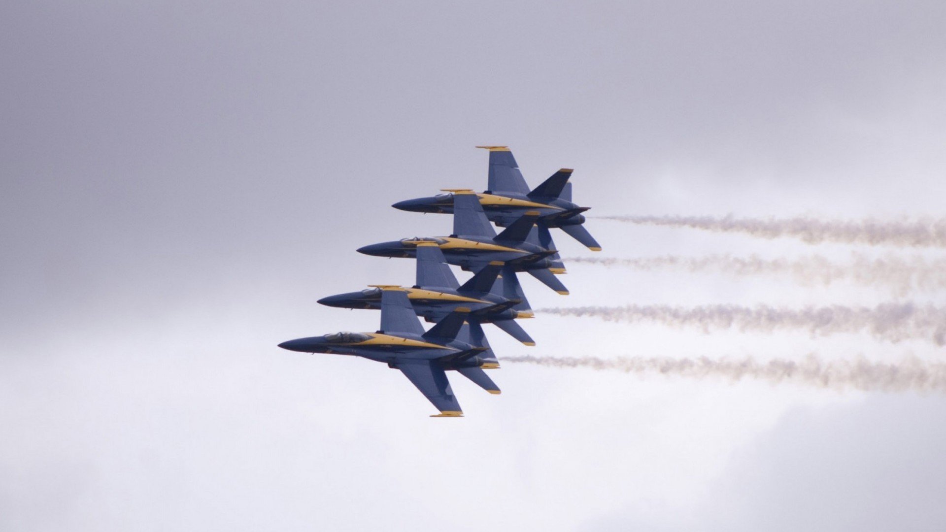 红牛风暴席卷赛道,佩雷兹独当一面,全队荣耀背后的一人扛鼎