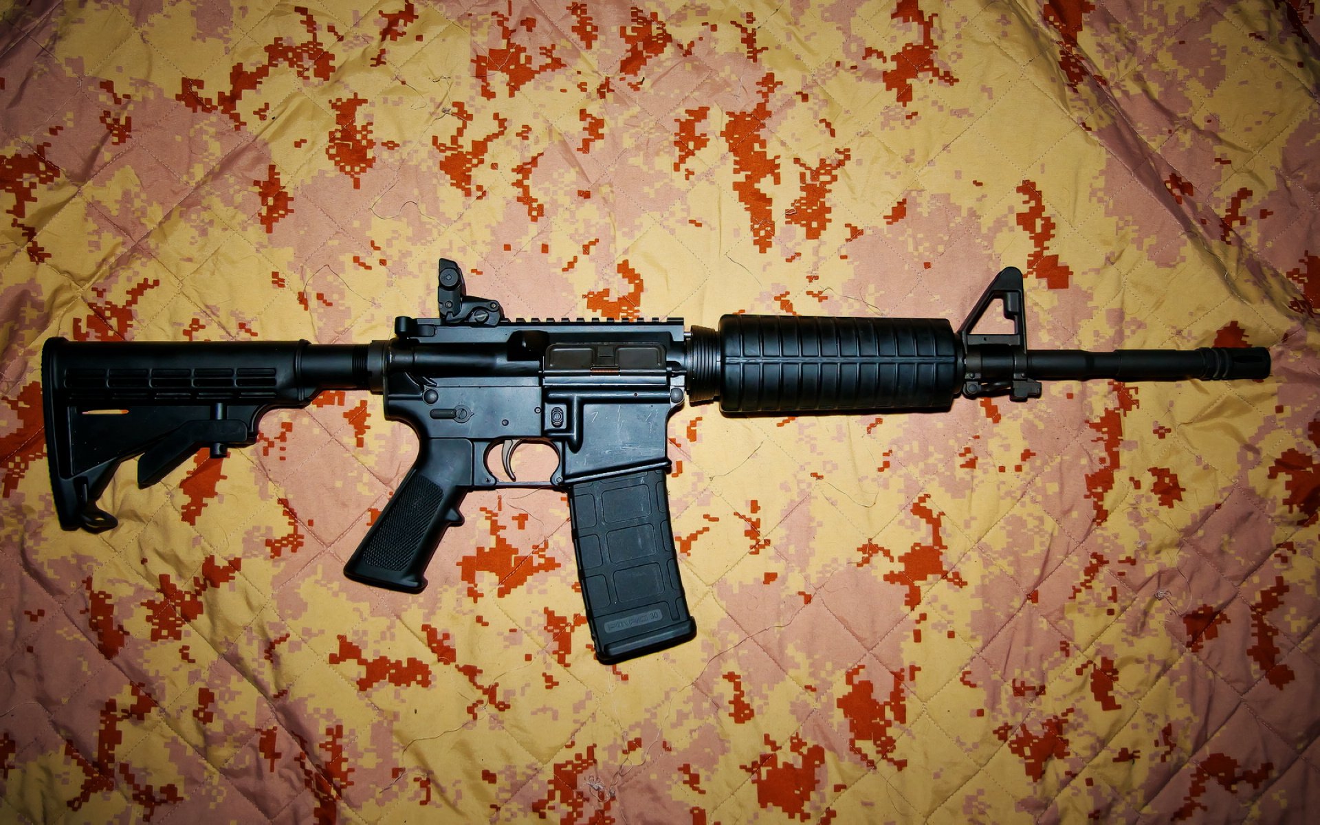 法拉利逆转红牛二队夺魁,汉密尔顿刷新分站胜利纪录