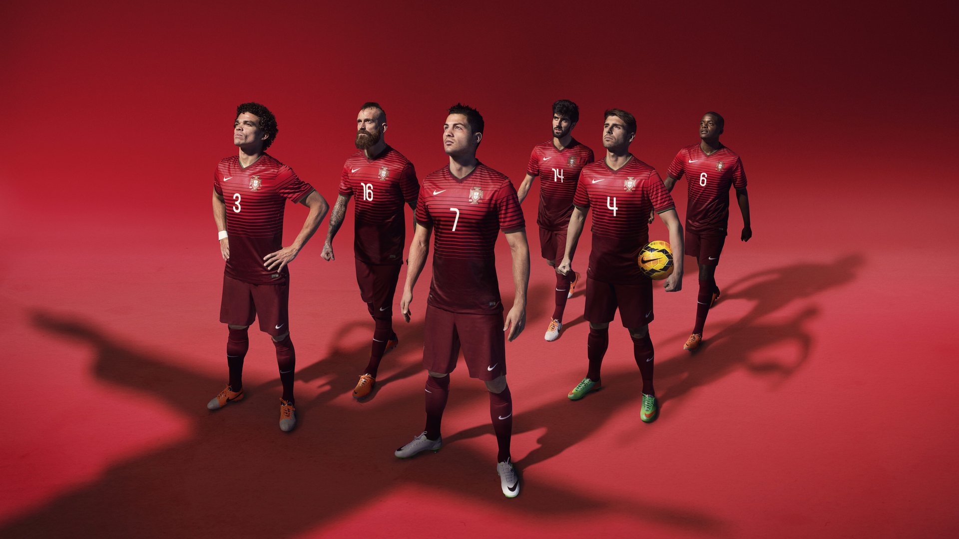 赛场与商场，卡塞米罗的教科书与巴黎的希腊收割机