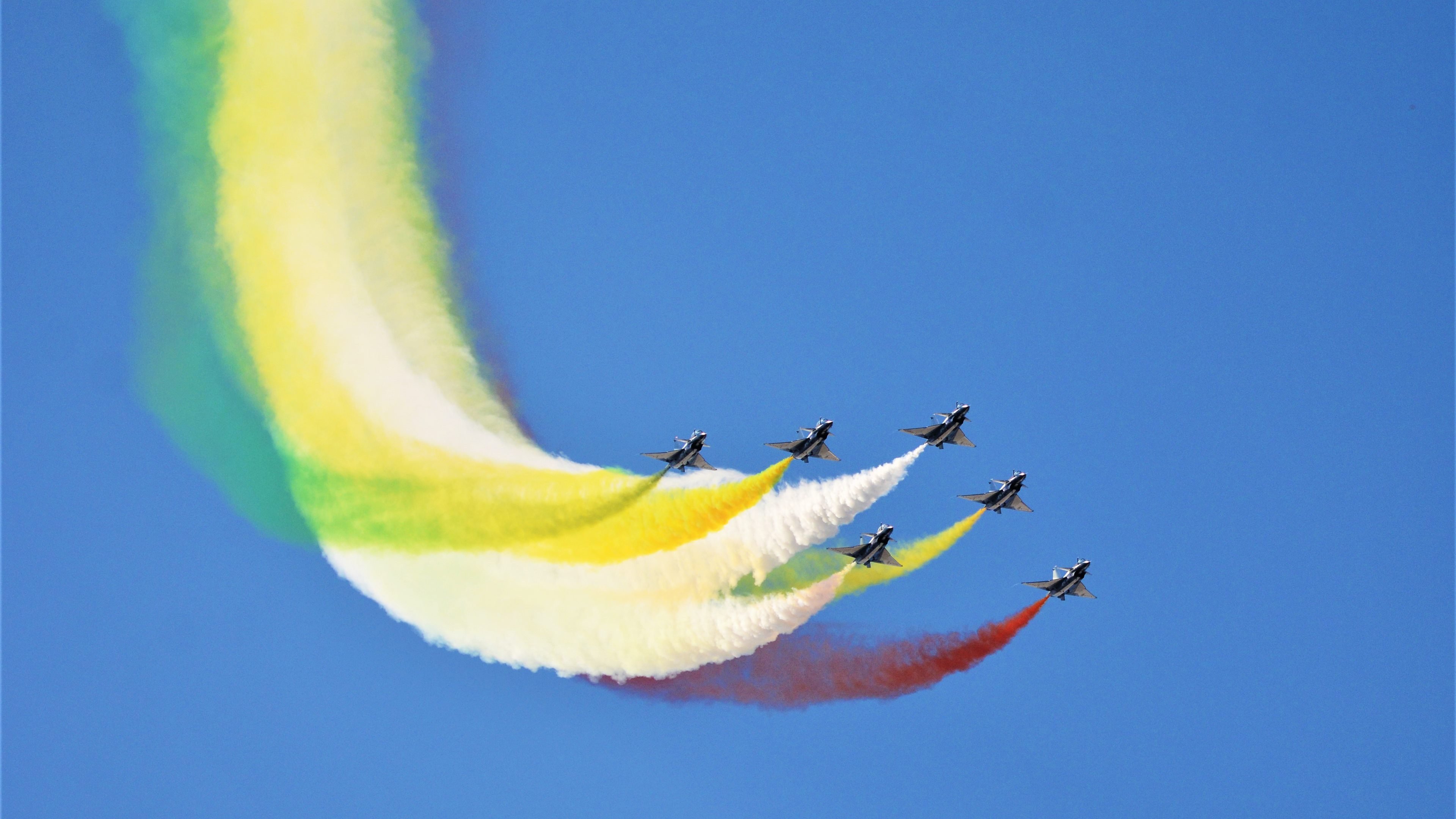 篮球魔术，季后赛抢七夜，平凡球队如何变出历史性胜利？