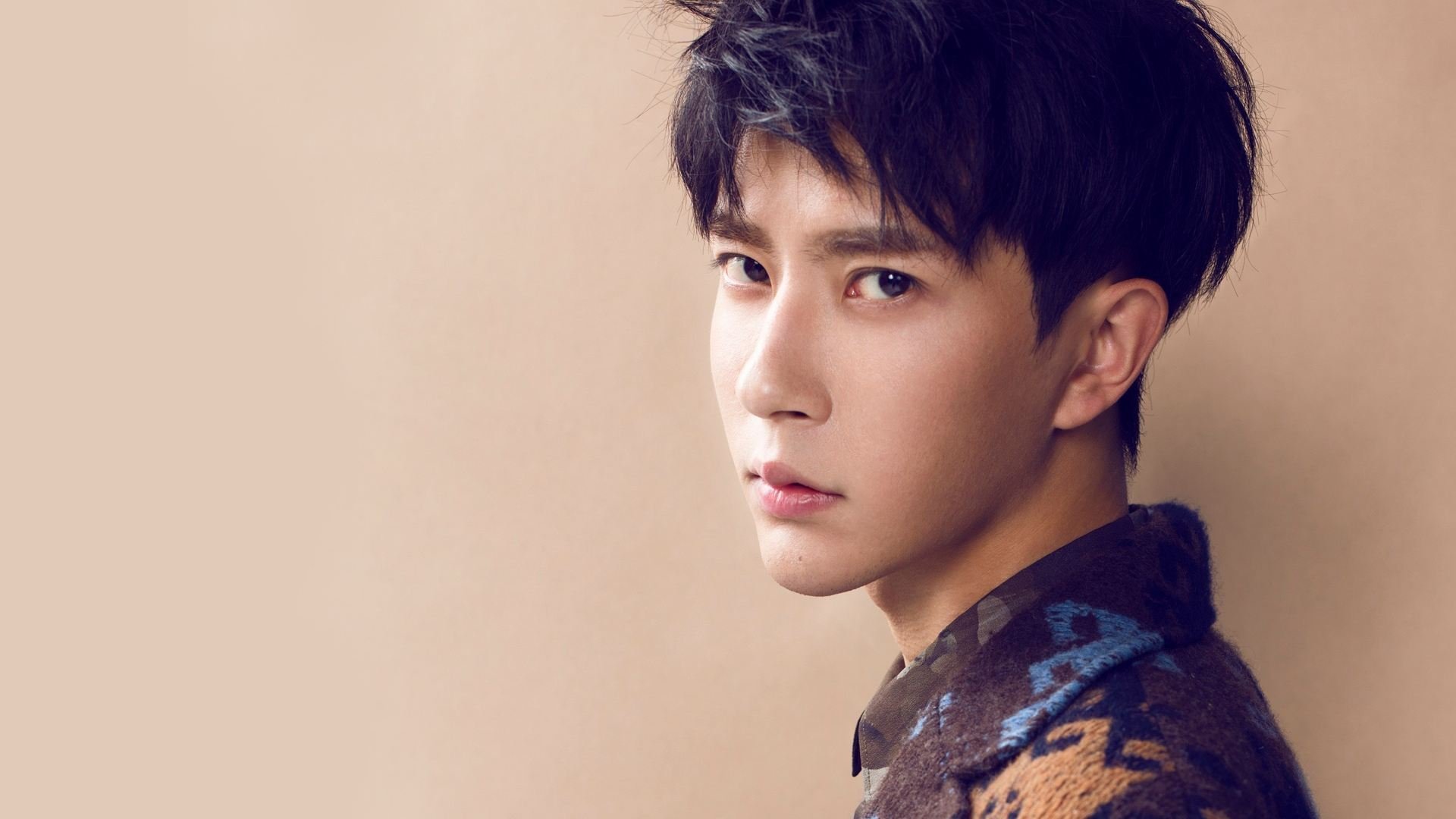 突尼斯冷夜横空出世，黑马制霸乌拉圭，恩佐变身关键先生